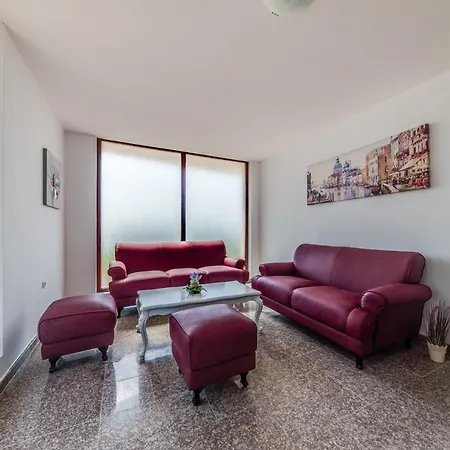 Apartcomplex Golden Bay Aparthotel *