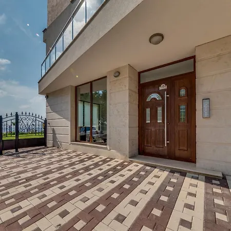 Apart-hotel Apartcomplex Golden Bay *