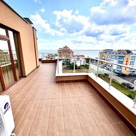 Apartcomplex Golden Bay * رافدا