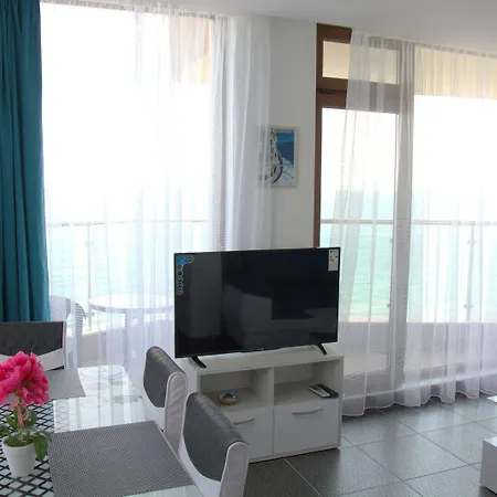 Apart-hotel Apartcomplex Golden Bay *