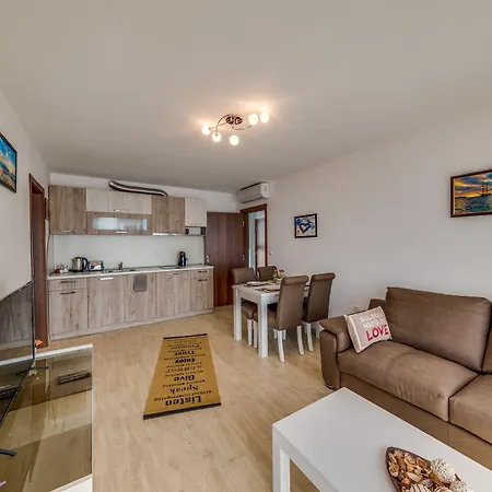 Apartcomplex Golden Bay *