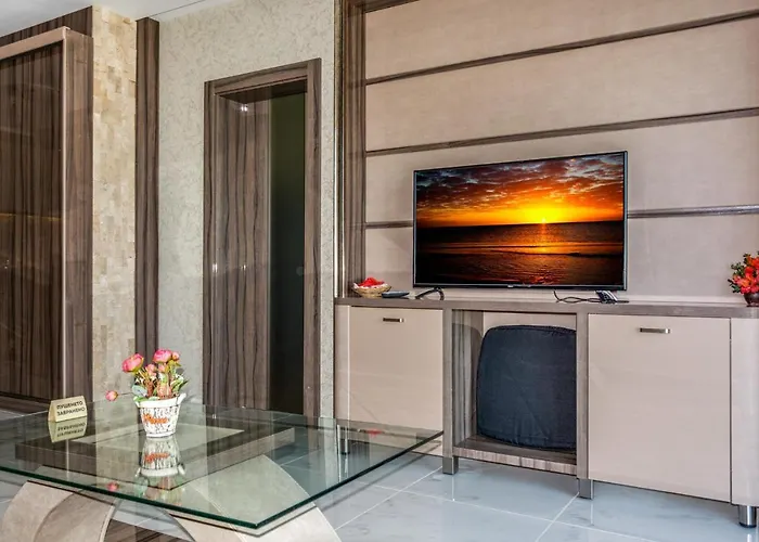 Apartcomplex Golden Bay * Ράβντα