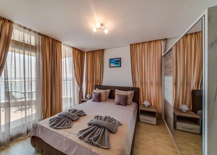 Apartcomplex Golden Bay *