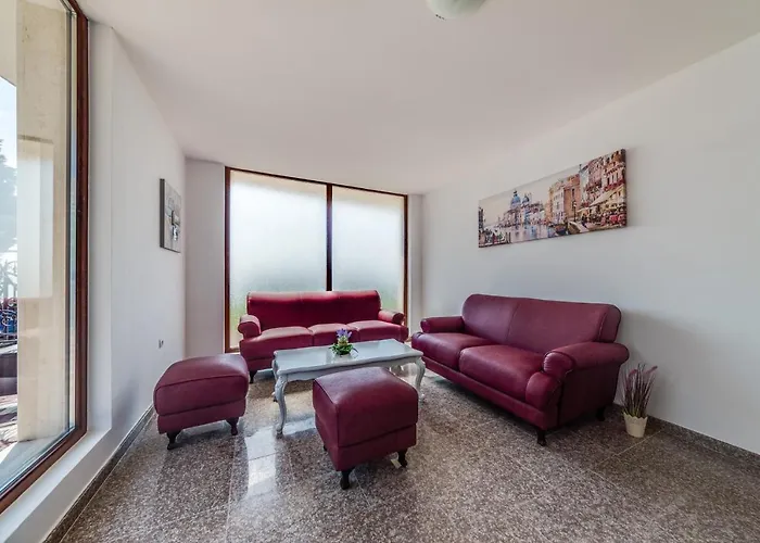 Apartcomplex Golden Bay Aparthotel *