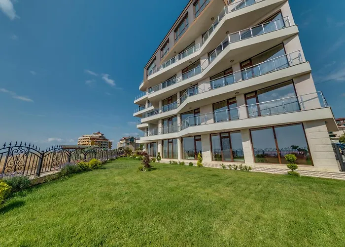 Apartcomplex Golden Bay Ράβντα