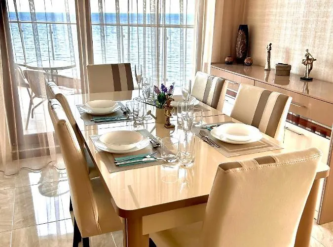 Ξενοδοχείο με διαμερίσματα Apartcomplex Golden Bay Ράβντα