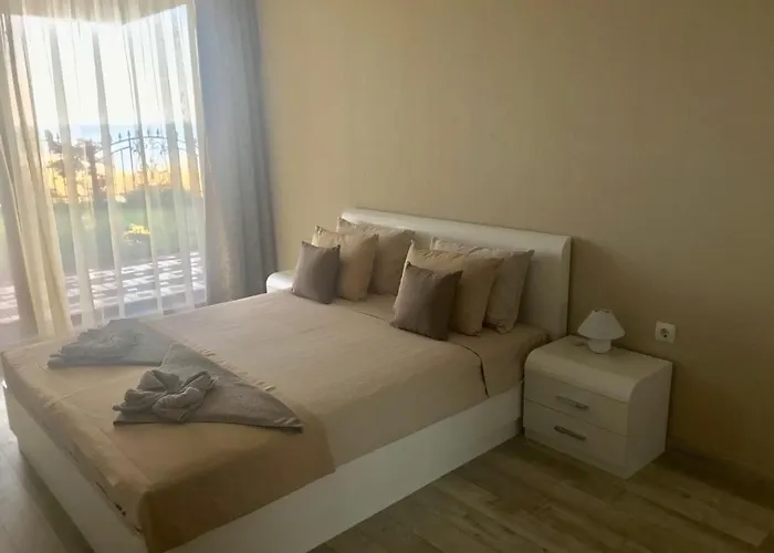 Ξενοδοχείο με διαμερίσματα Apartcomplex Golden Bay Ράβντα