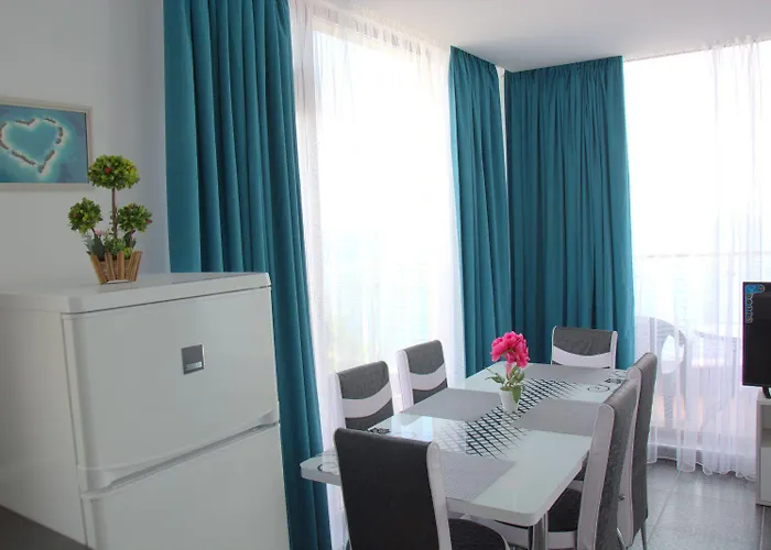 Ξενοδοχείο με διαμερίσματα Apartcomplex Golden Bay