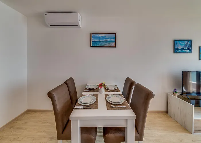 Apartcomplex Golden Bay Ξενοδοχείο με διαμερίσματα Ράβντα
