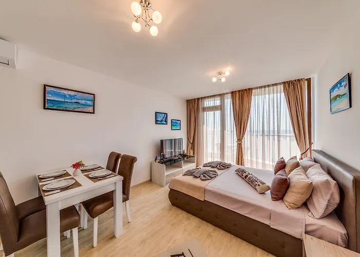 Ξενοδοχείο με διαμερίσματα Apartcomplex Golden Bay Ράβντα