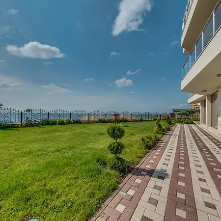 Apartcomplex Golden Bay Rawda