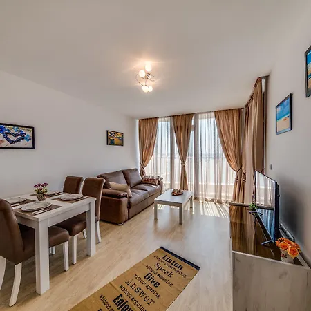 Apartcomplex Golden Bay Appart hôtel *