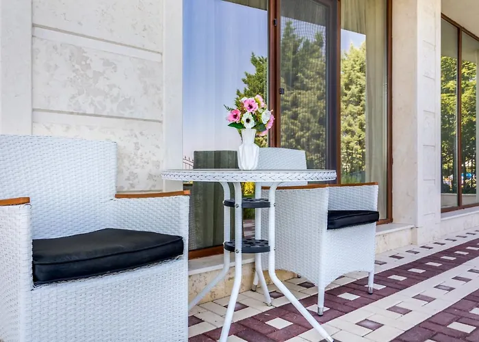 Apartcomplex Golden Bay Апартхотел Равда