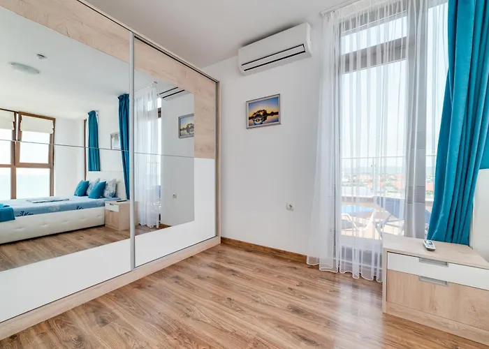 Apartcomplex Golden Bay Апартхотел Равда